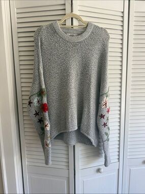 Pull&Bear Gray Floral Sweater